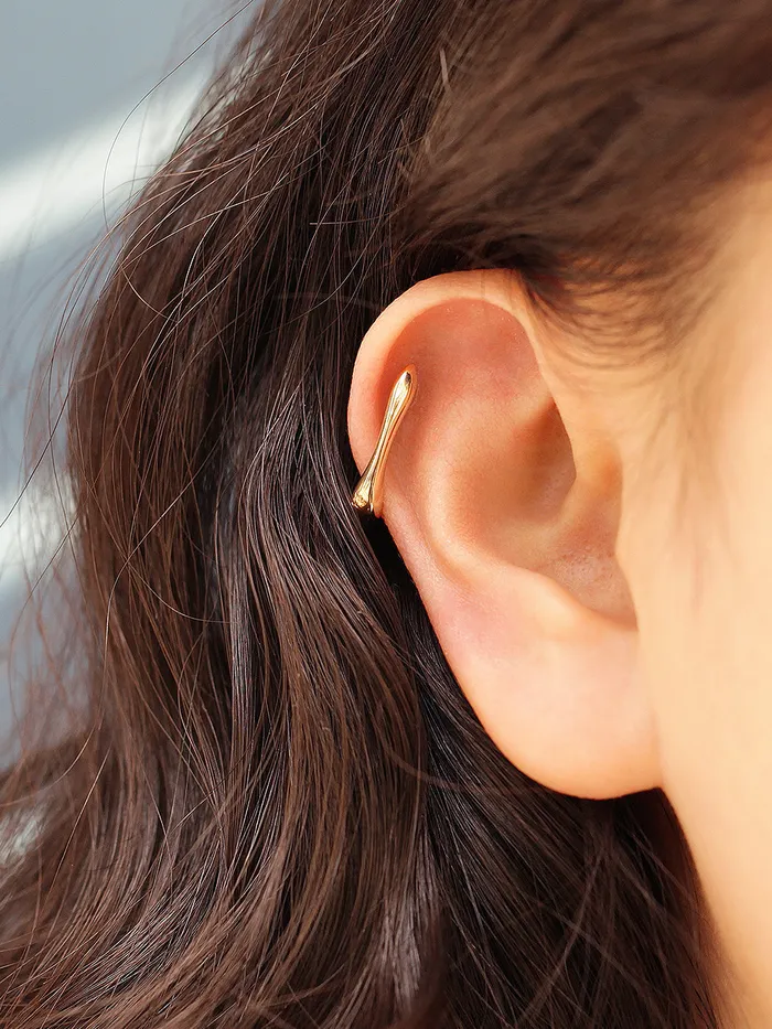 MinimalBijoux 14K Gold Bold Line Cartilage Earring 20G18G Earrings