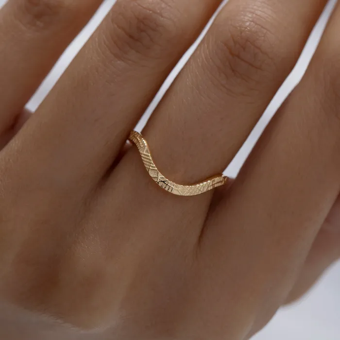 Curved Geometric Pattern Gold Wedding Band ARTEMER Rings