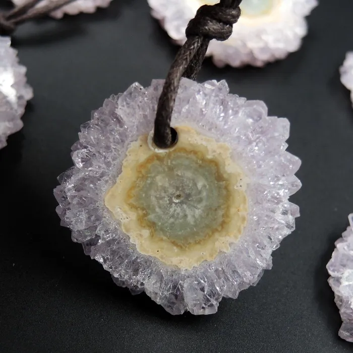 Necklaces Intrinsic Trading Drilled Amethyst Stalactite Flowers Pendant Cabochon Cab Drilled Natural Focal Stone Bead Hand Cut High Quality Purple Gemstone P1602